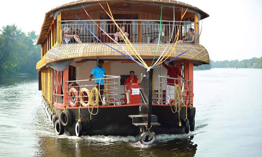 houseboat