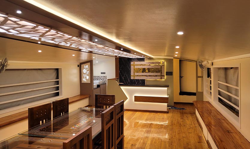 Premium Houseboat